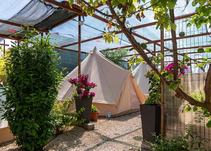Luxusní stan Nirvama Tent Glamping Vama Veche